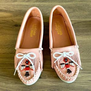 Minnetonka Pink Leather Thunderbird Moccasins Size 6.5